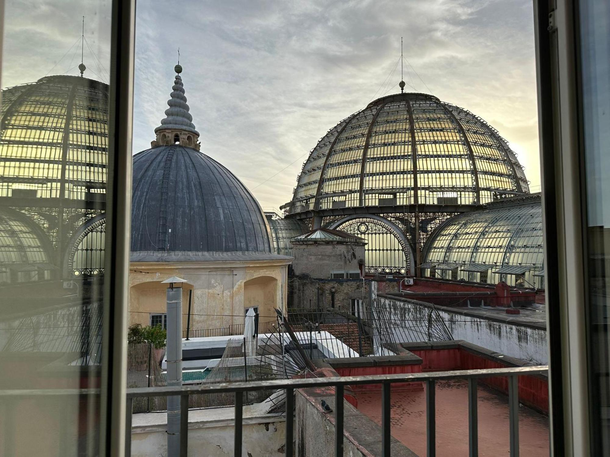 Casa Rossini Apartments เนเปิลส์ ภายนอก รูปภาพ